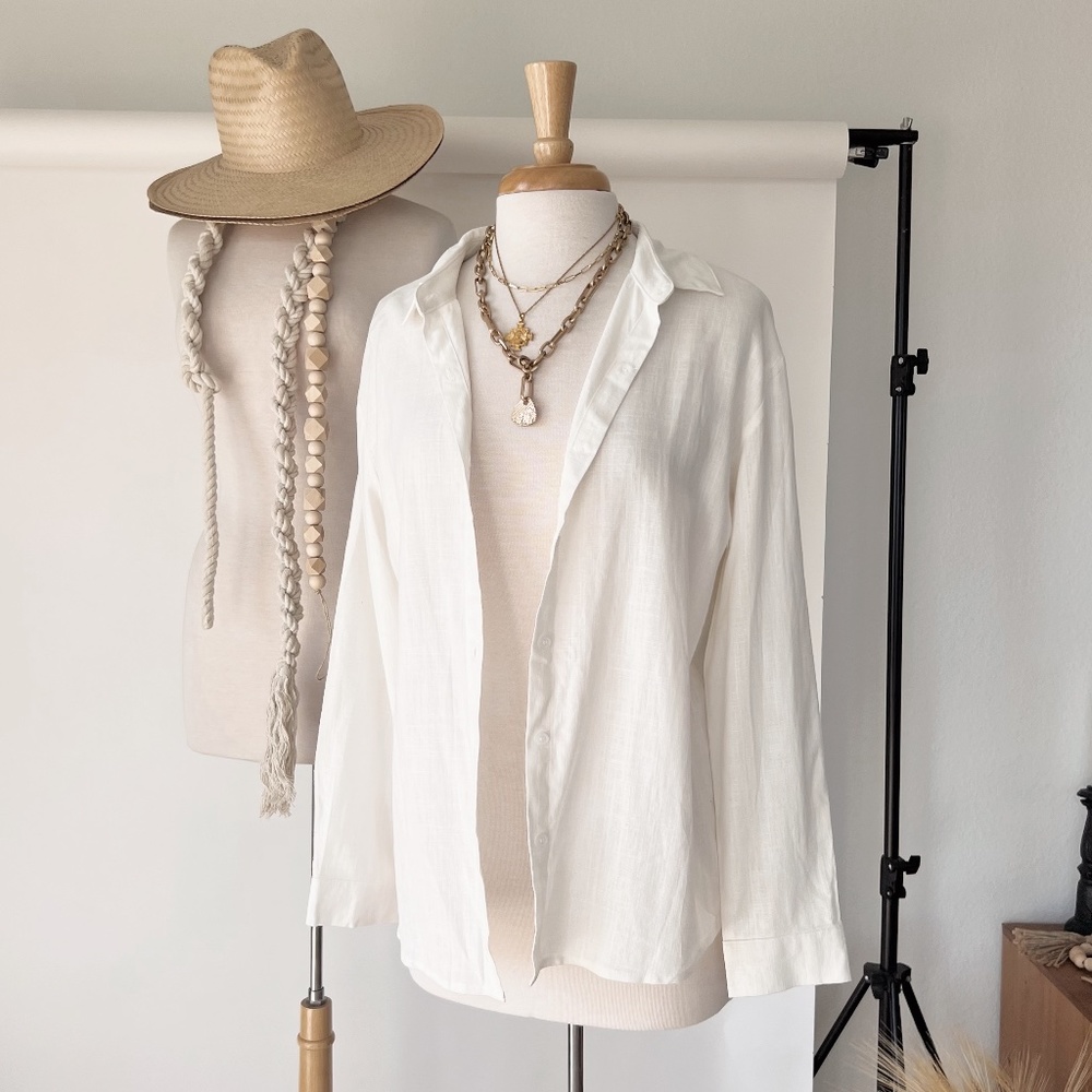 EGGSHELL LINEN BUTTON DOWN LONG SLEEVE TOP